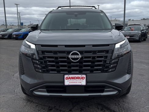 New 2026 Nissan Pathfinder SL image 3