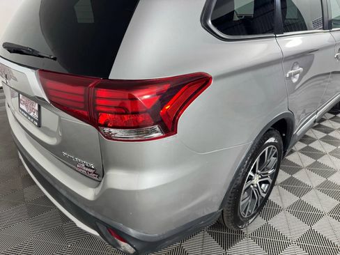 Used 2018 Mitsubishi Outlander ES image 25
