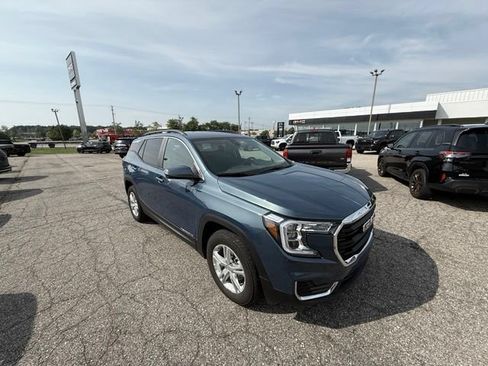 Used 2024 GMC Terrain SLE w/ Driver Convenience Package AWD/4WD image 1