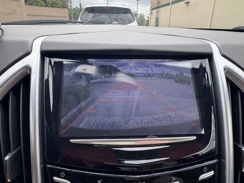 Used 2014 Cadillac SRX Luxury image 11