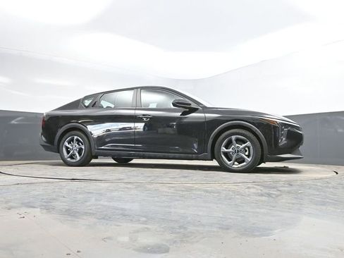 Used 2025 Kia K4 LXS image 52