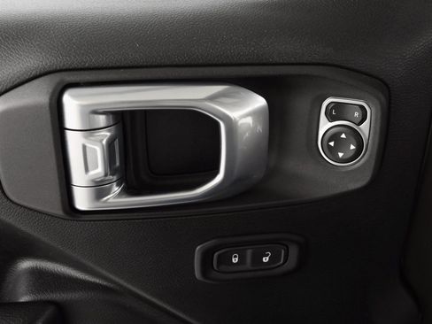 Certified 2021 Jeep Gladiator Sport image 18