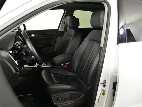 Certified 2023 Audi Q5 2.0T Premium w/ Convenience Package image 5