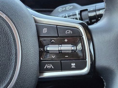 Used 2024 Kia Sorento S image 23