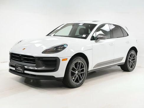 Certified 2026 Porsche Macan Turbo AWD/4WD image 1
