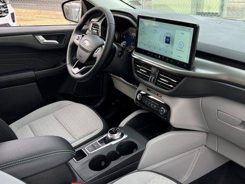 New 2026 Ford Escape Active w/ Active Premium Tech Pack image 9