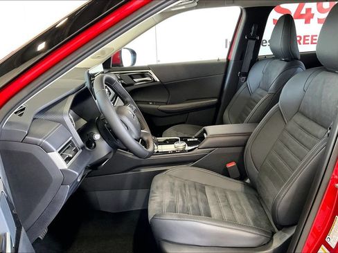 Used 2026 Mitsubishi Outlander SE FWD image 9