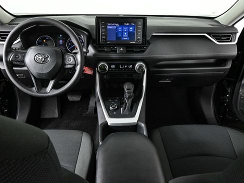 Used 2022 Toyota RAV4 LE image 17