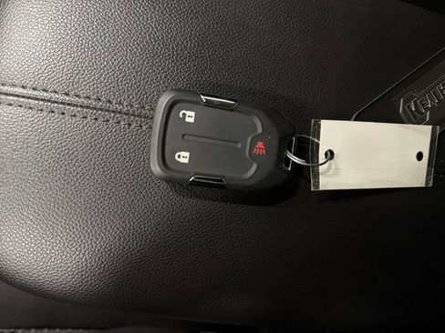 Used 2023 GMC Terrain SLE image 28