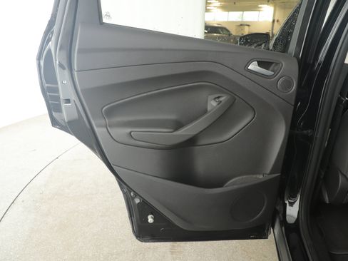 Used 2016 Ford Escape SE w/ Equipment Group 201A image 14