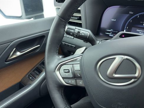 Used 2025 Lexus GX 550 w/ Accessory Package (2T) image 47