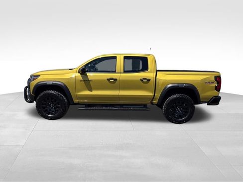 Used 2023 Chevrolet Colorado Trail Boss w/ Technology Package AWD/4WD image 13