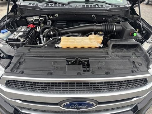 Used 2018 Ford F150 Platinum w/ Equipment Group 701A Luxury image 31