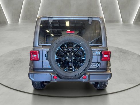 Used 2025 Jeep Wrangler Unlimited Sahara AWD/4WD image 7