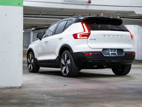 Certified 2023 Volvo XC40 Recharge Ultimate image 5