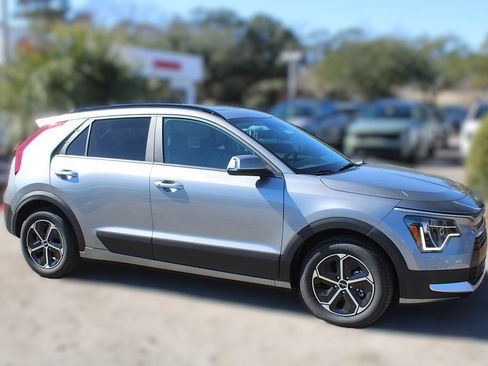 New 2026 Kia Niro EX FWD image 4