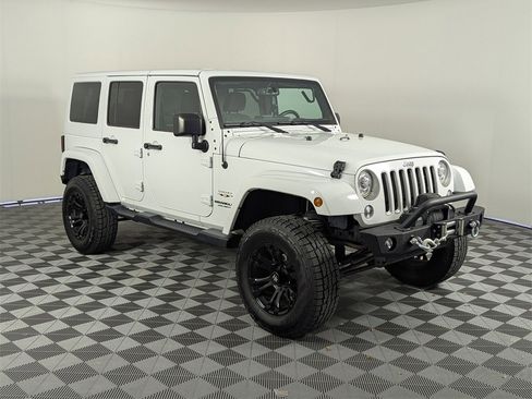 Used 2017 Jeep Wrangler Unlimited Sahara w/ Dual Top Group image 9