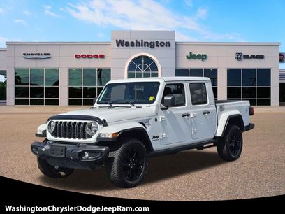 Used 2025 Jeep Gladiator Sport