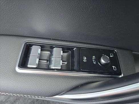 New 2024 Jaguar XF R-Dynamic SE image 28