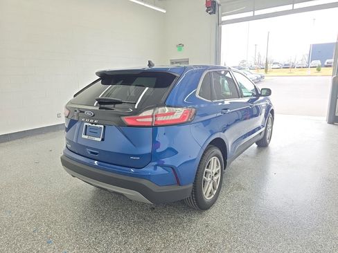 Used 2024 Ford Edge SEL image 5