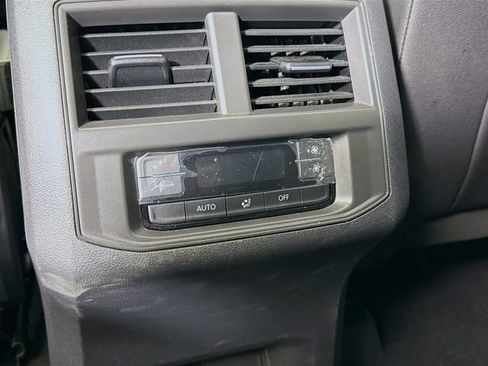 Used 2023 Volkswagen Atlas SE image 25