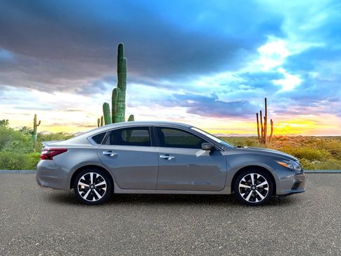 Used 2018 Nissan Altima 2.5 SR FWD image 6