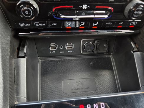 Used 2024 Jeep Grand Cherokee Altitude AWD/4WD image 38
