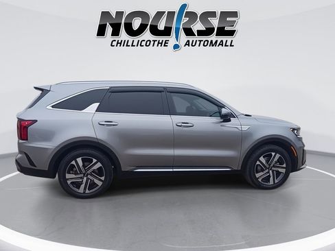 Used 2023 Kia Sorento EX image 9
