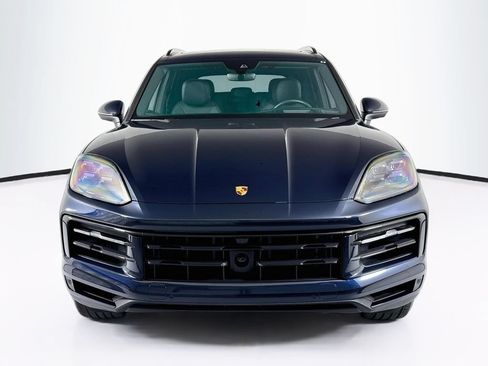 Used 2024 Porsche Cayenne S AWD/4WD image 2