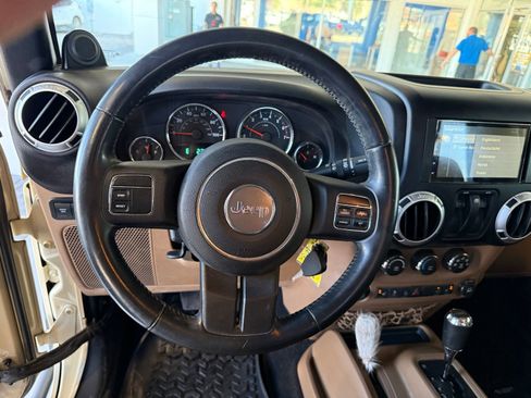 Used 2011 Jeep Wrangler Rubicon w/ PWR Convenience Group image 17