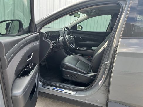 Used 2025 Hyundai Tucson Limited FWD image 10