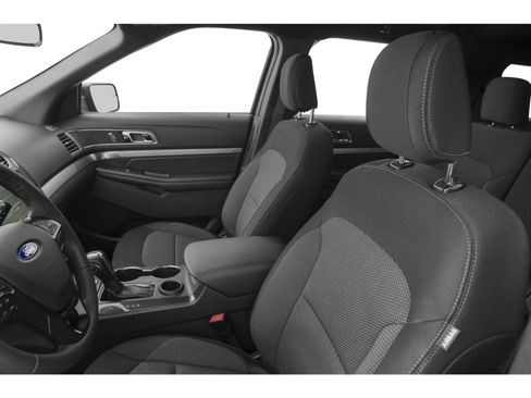Used 2019 Ford Explorer XLT w/ Equipment Group 201A AWD/4WD image 7