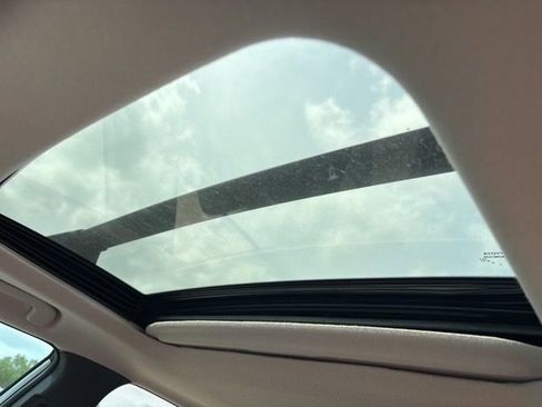 Used 2026 Toyota Corolla Cross LE w/ Moonroof Package image 10