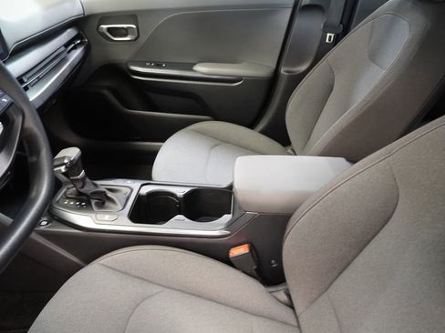 Used 2025 Kia K4 FWD image 7