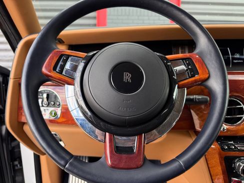 Used 2018 Rolls-Royce Phantom Extended Wheelbase RWD image 48