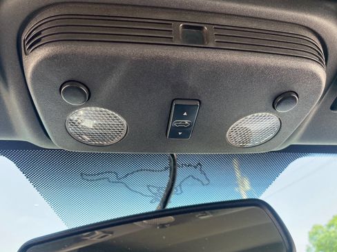 Used 2010 Ford Mustang GT Premium image 28