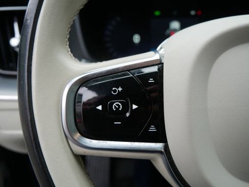 Used 2023 Volvo XC60 B5 Core w/ Climate Package image 24