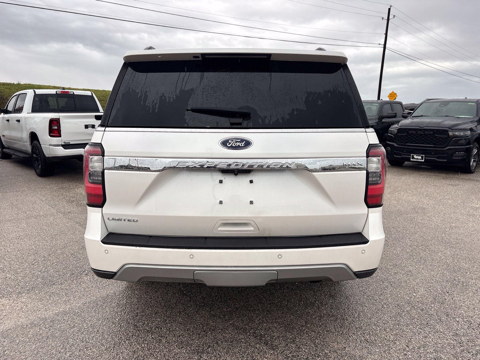 Used 2019 Ford Expedition Max Limited w/ Driver Assistance Package RWD image 5
