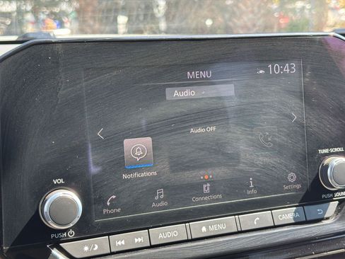 Used 2025 Nissan Pathfinder SV image 20