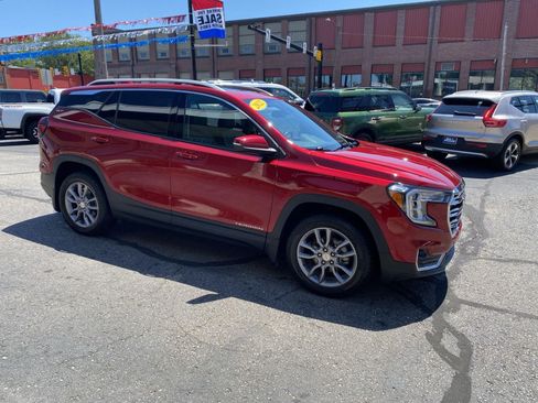 Used 2022 GMC Terrain SLT AWD/4WD image 8