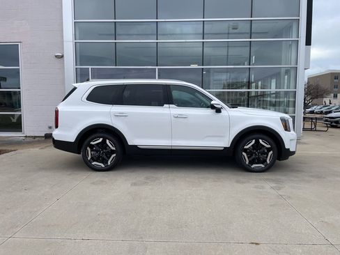 New 2025 Kia Telluride S image 4
