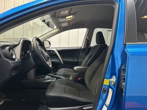 Used 2016 Toyota RAV4 LE AWD/4WD image 10
