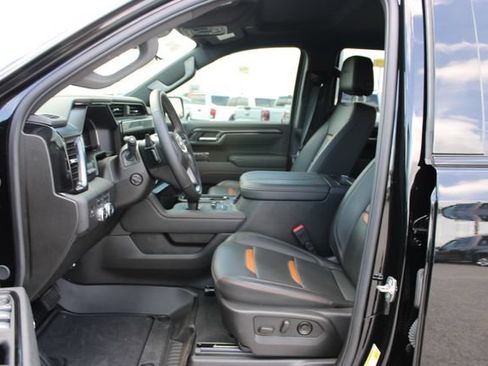 Used 2025 GMC Sierra 1500 AT4 w/ AT4 Premium Package AWD/4WD image 15
