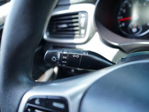 Used 2019 Kia Sorento L FWD image 32