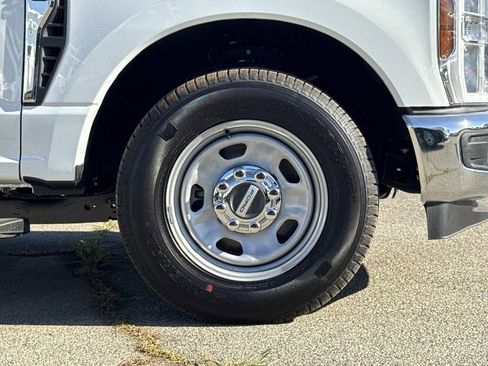 New 2026 Ford F350 XL w/ XL Chrome Package image 27