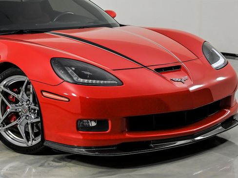 Used 2012 Chevrolet Corvette Grand Sport w/ 3LT Preferred Equipment Group RWD image 2