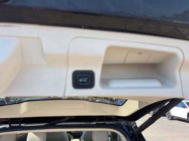Used 2021 GMC Acadia Denali w/ Denali Ultimate Package AWD/4WD image 16