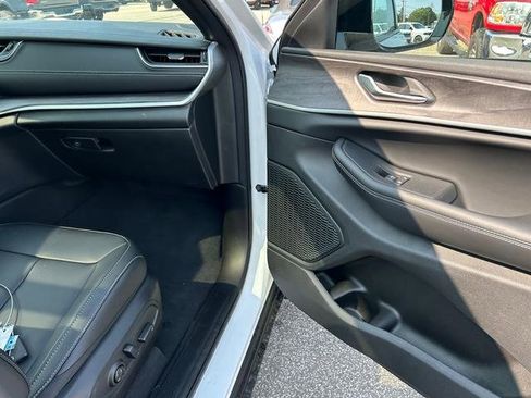 New 2025 Jeep Grand Cherokee Limited w/ Trailer Tow Package image 29