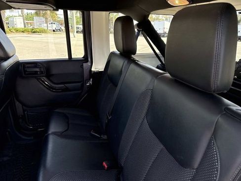 Used 2016 Jeep Wrangler Unlimited Sahara image 11