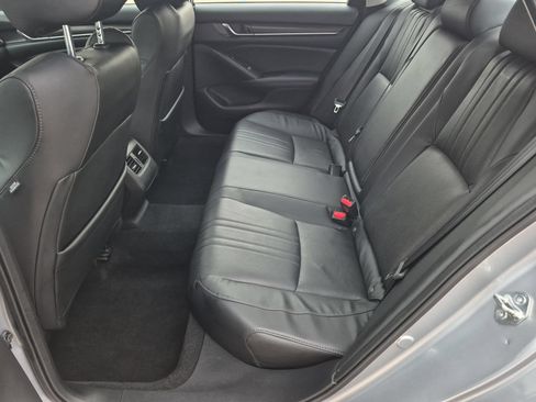 Used 2018 Honda Accord Touring image 25
